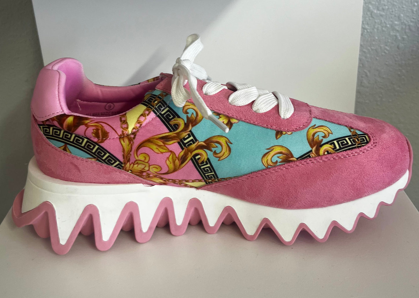 Vibrant  Casual Sneaker