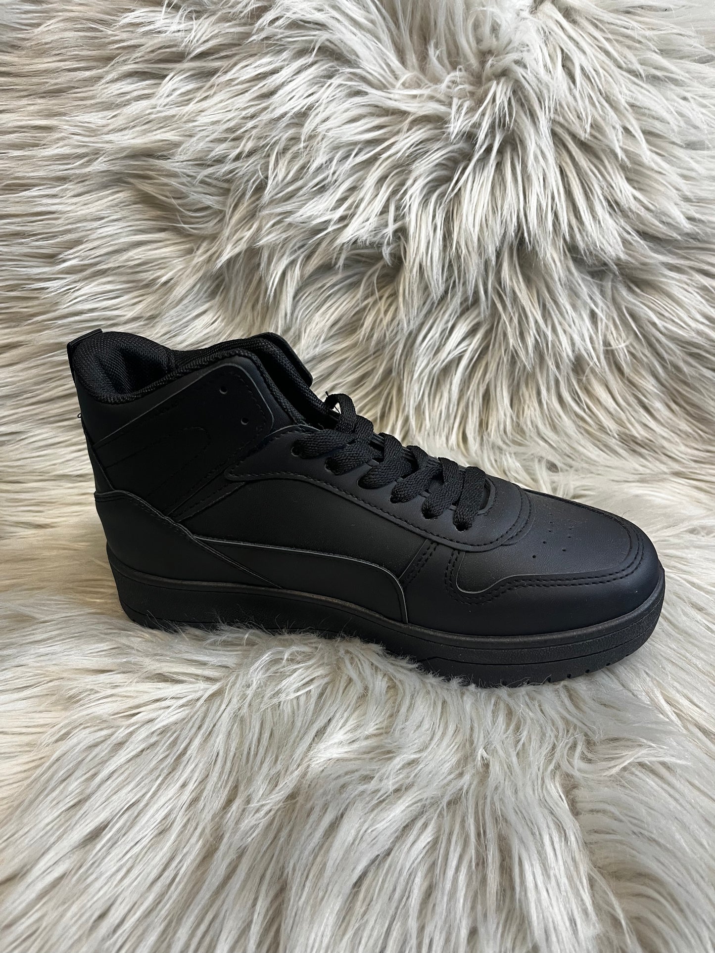 High Top Sneaker