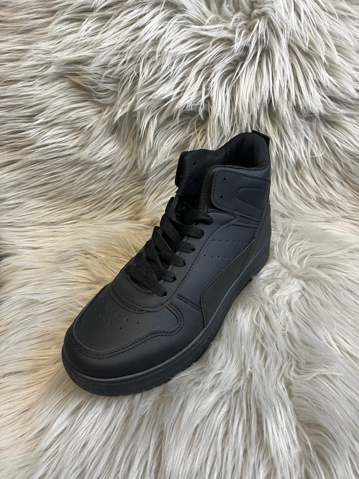 High Top Sneaker